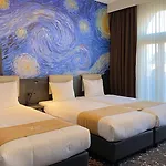 Gogh Hotel 3*