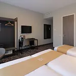 Hotel Gogh 3*