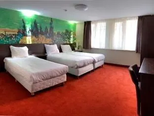 Hotel Gogh 3*